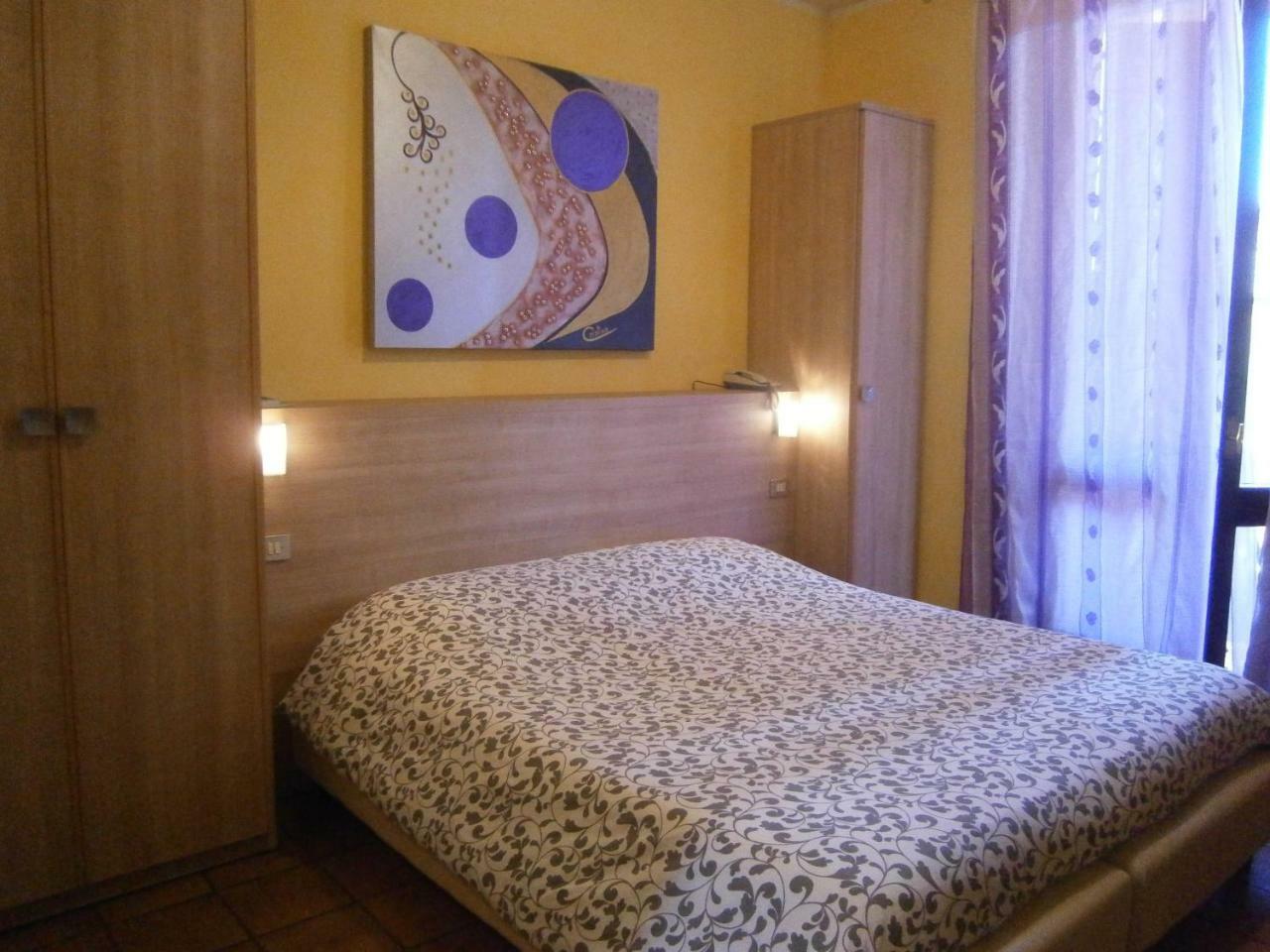 Hotel Chiara Сирмионе Экстерьер фото